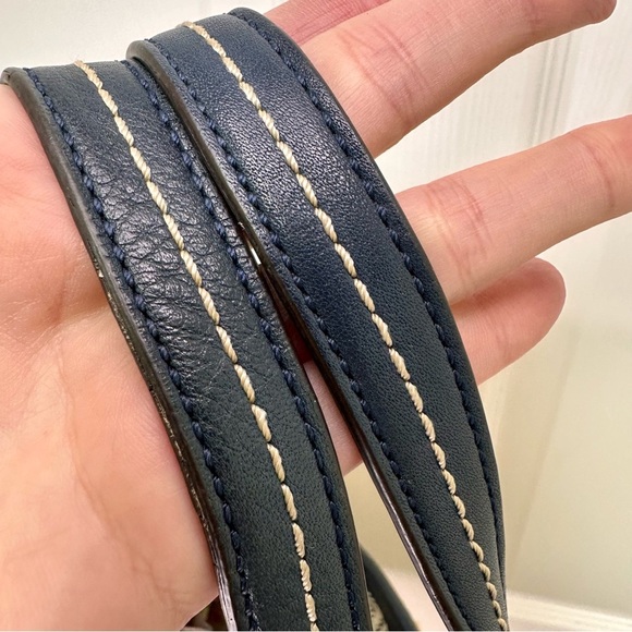 Coach Legacy Vintage Straw Tote in Natural with Navy Leather Trim and Turnlock - Picture 12 of 17